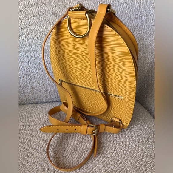 Authentic Louis Vuitton Vintage Epi Mabillon Backpack - Picture 3 of 7